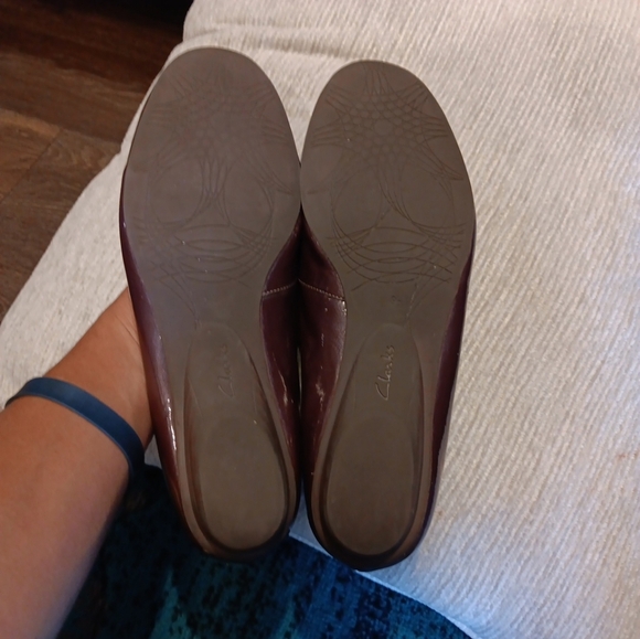 Clarks Women's Brown Flats with Floral Detail Size 9.5 Leather - Picture 3 of 6